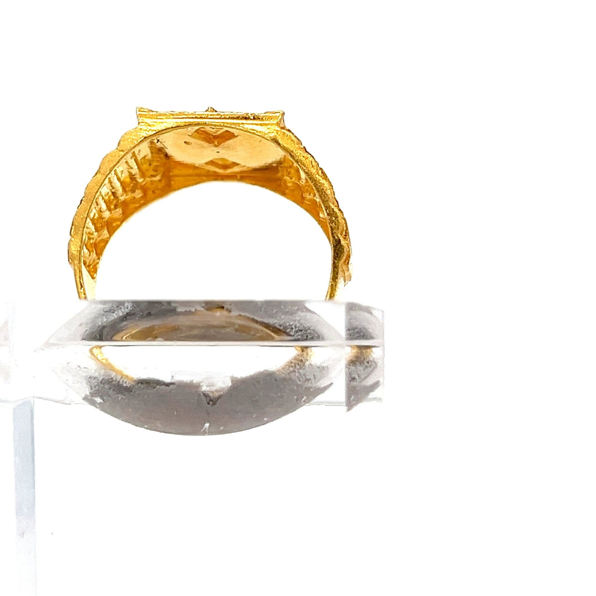22ct Gold Ridged Geometric Pattern Ring - FJewellery
