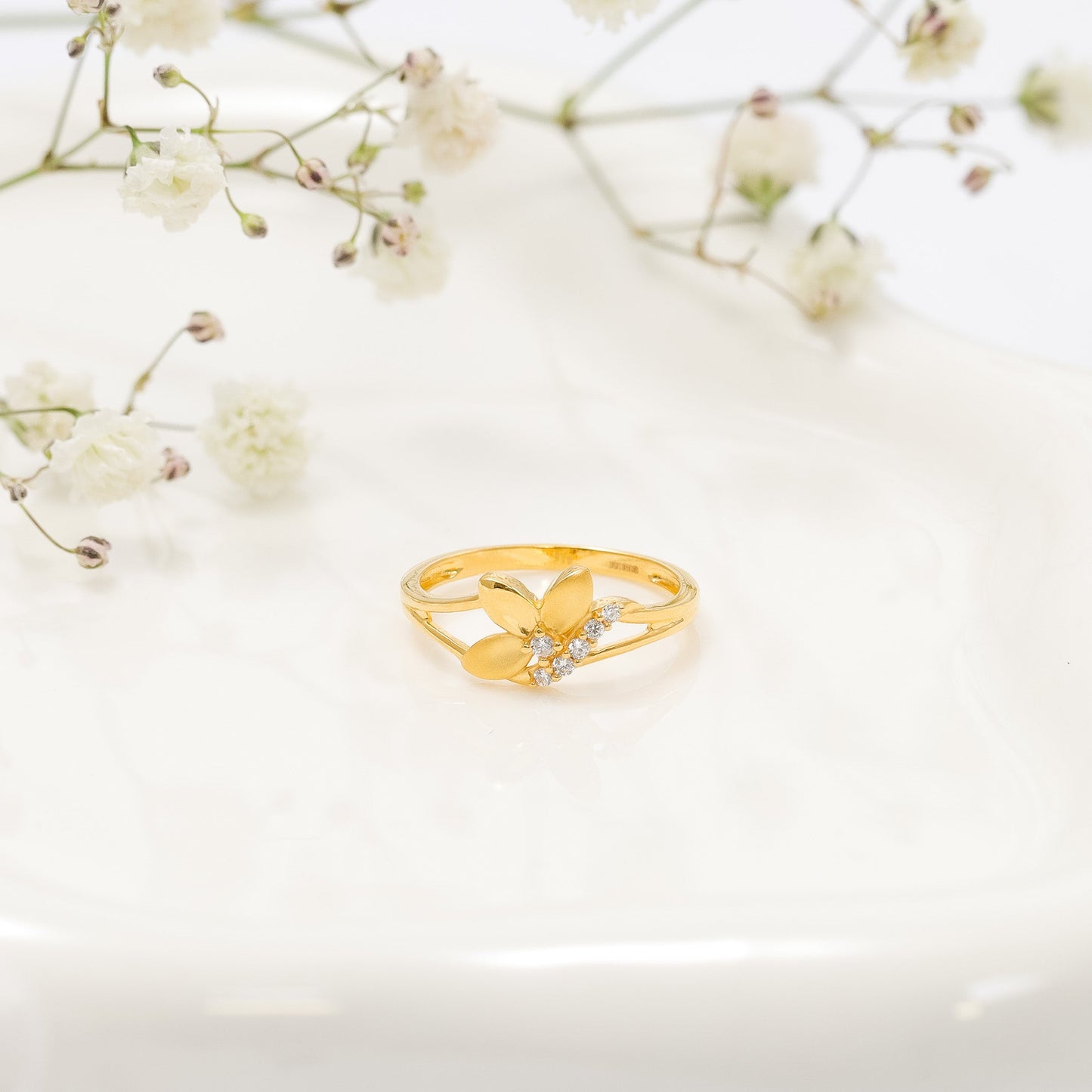 22ct Yellow Gold Flower Detail Ring BF1224 - RN140 - FJewellery
