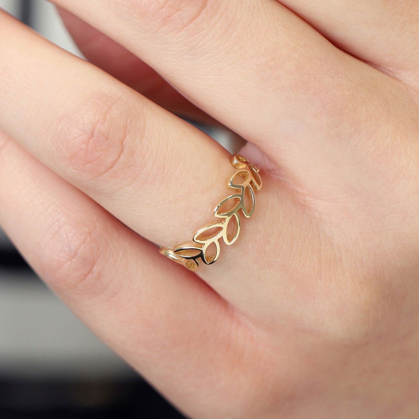 9ct Yellow Gold Leaf Design Ring