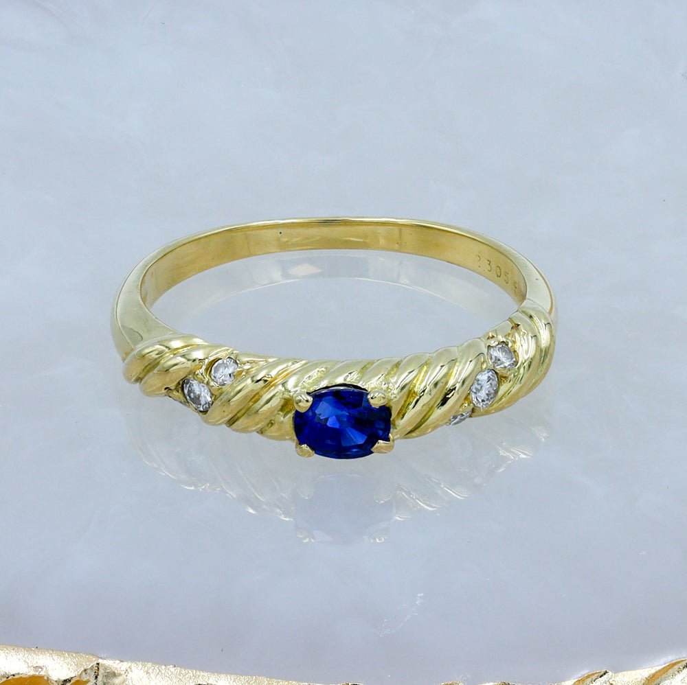 Pre-owned 18ct Yellow Gold Sapphire Ring - Size L 1/2 - FJewellery