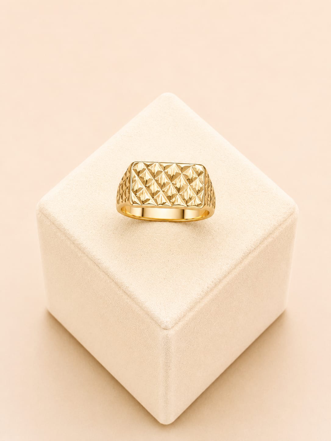 22ct Gold Geometric Pattern Band Ring