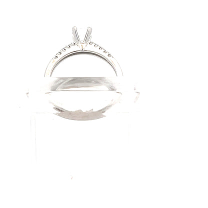 9ct Gold Round Clear Stone Solitaire Ring with Shoulder Stones