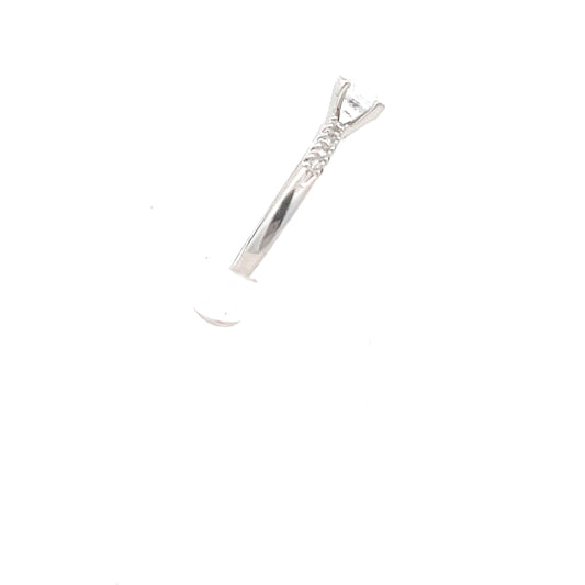 9ct Gold Round Clear Stone Solitaire Ring with Shoulder Stones