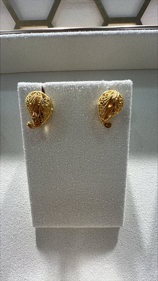 18ct Gold Oval Textured Filigree Drop Earrings - FJewellery