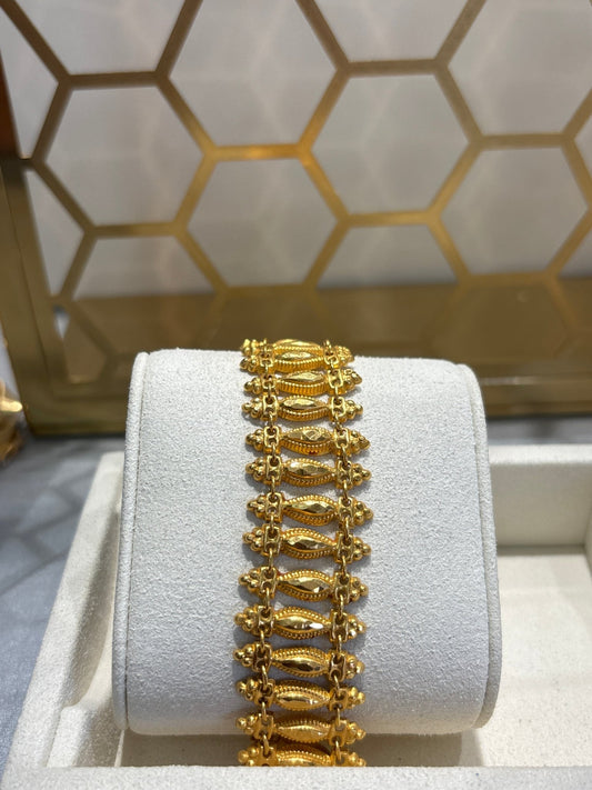 22ct Gold Bracelet with Repeating Marquise Links - FJewellery