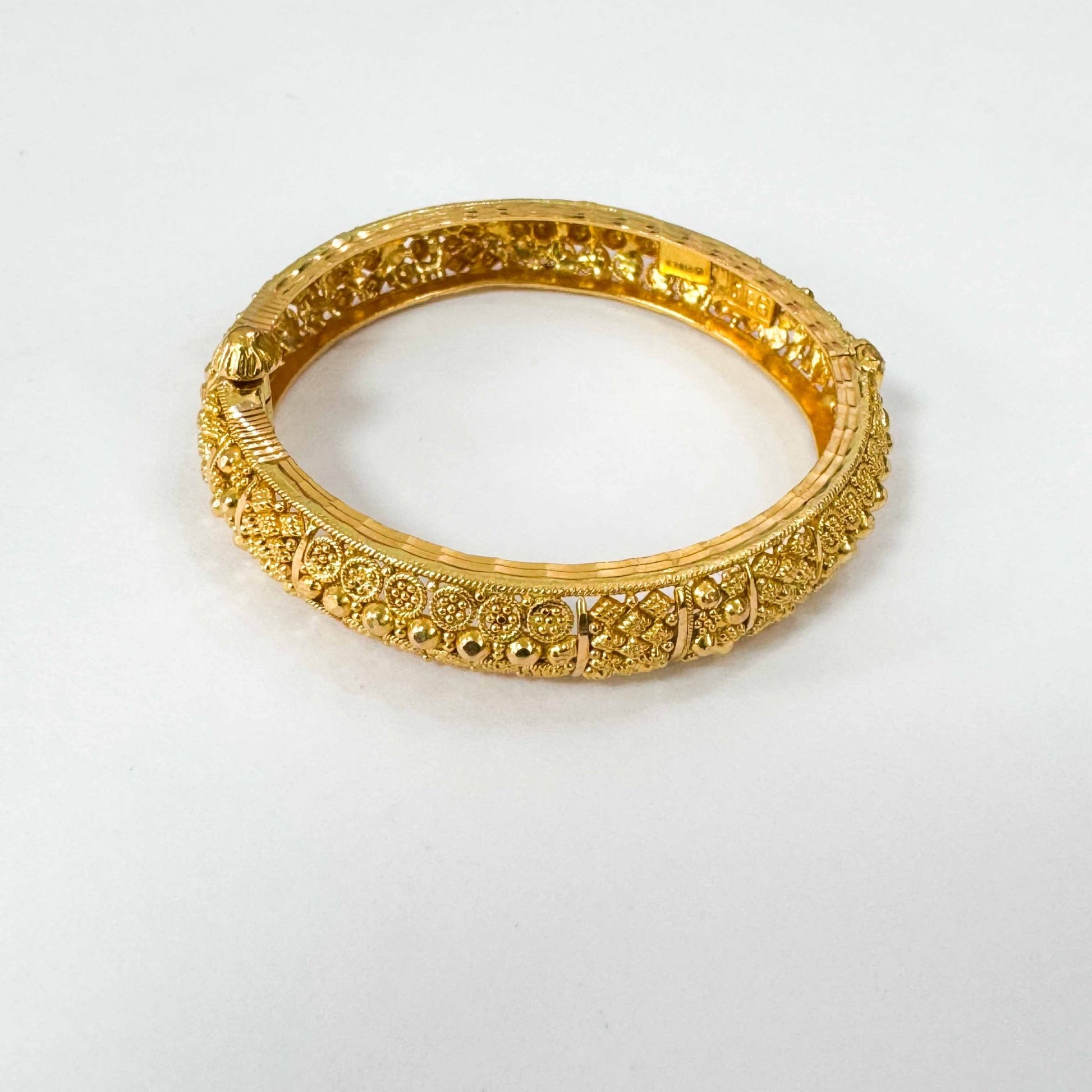 22ct yellow gold baby bangle 12000503 - FJewellery