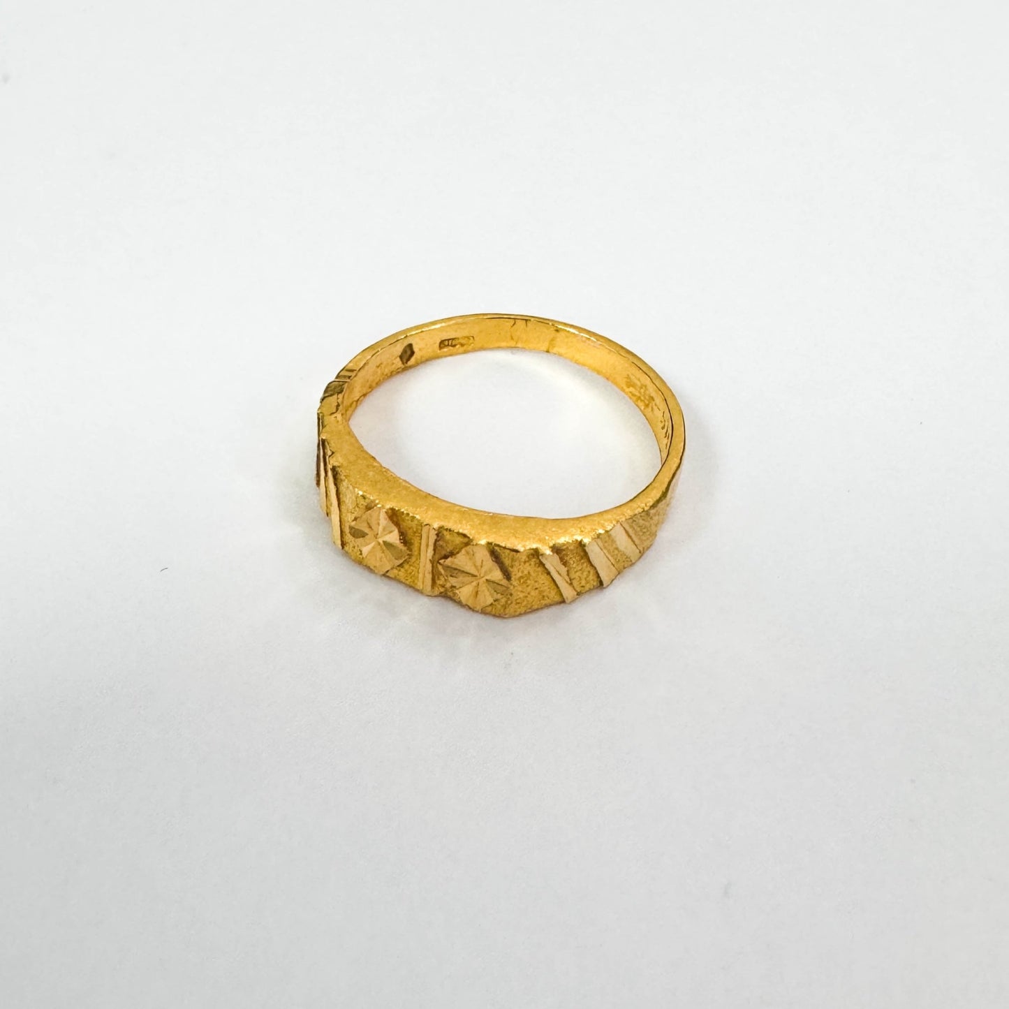 22ct yellow gold pre - loved baby ring FCP01002317 - FJewellery