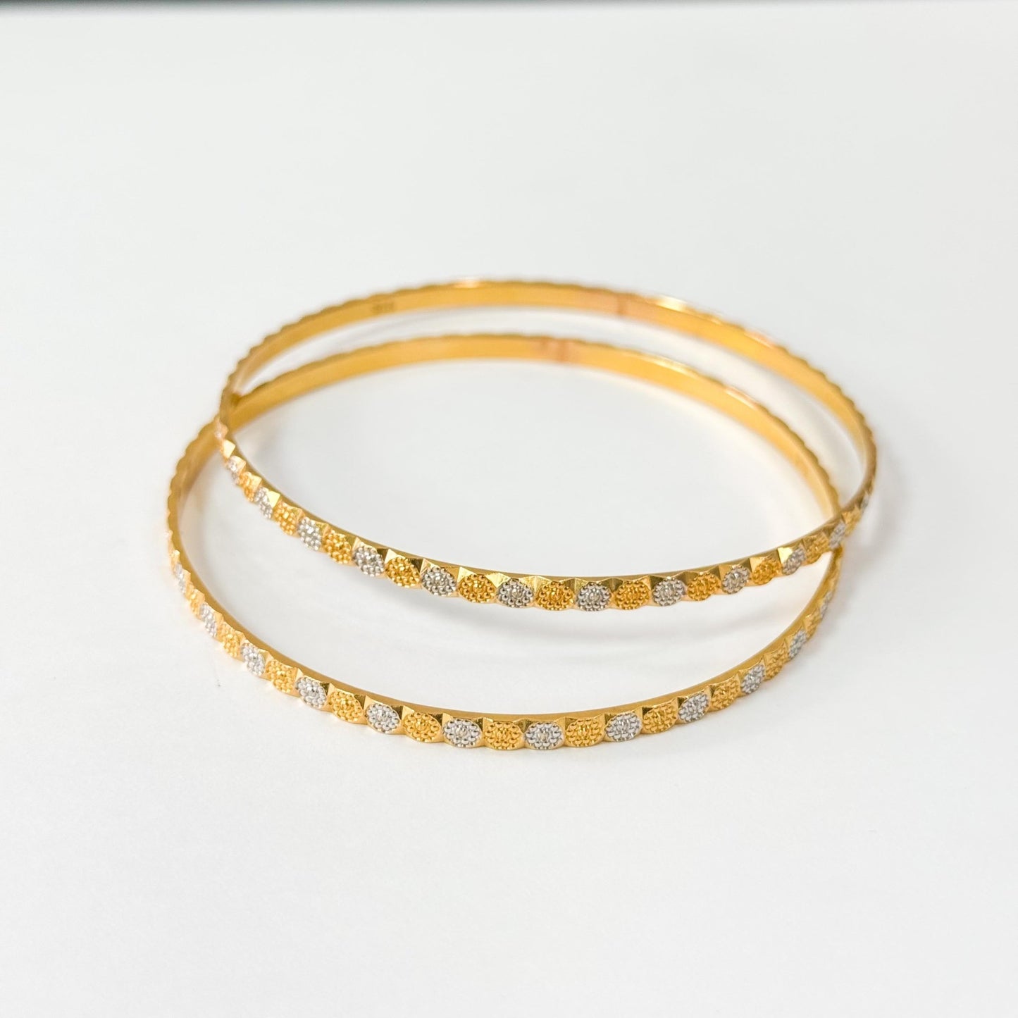 22ct yellow gold pre - owned bangles 01003201 - FJewellery