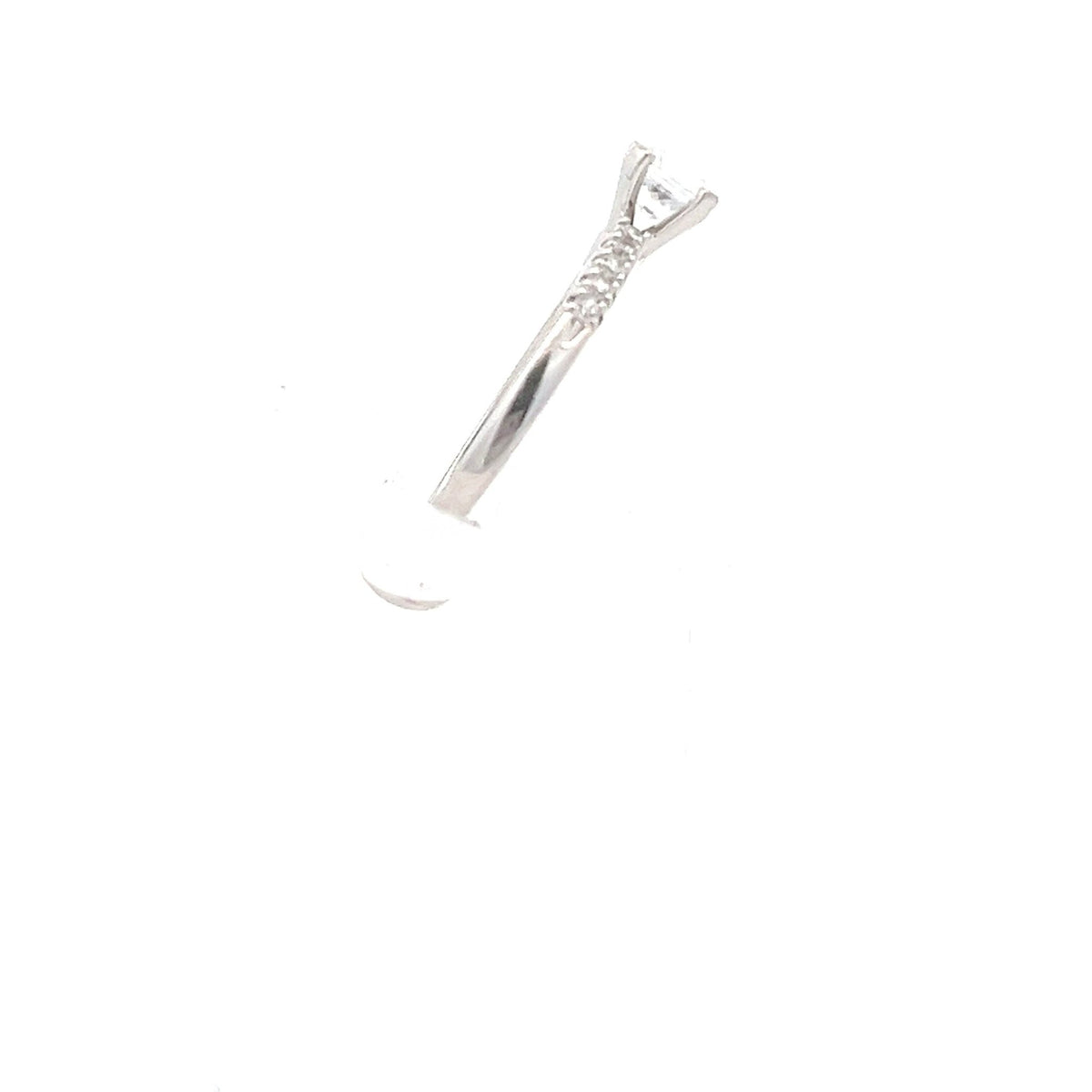 9ct Gold Round Clear Stone Solitaire Ring with Shoulder Stones - FJewellery