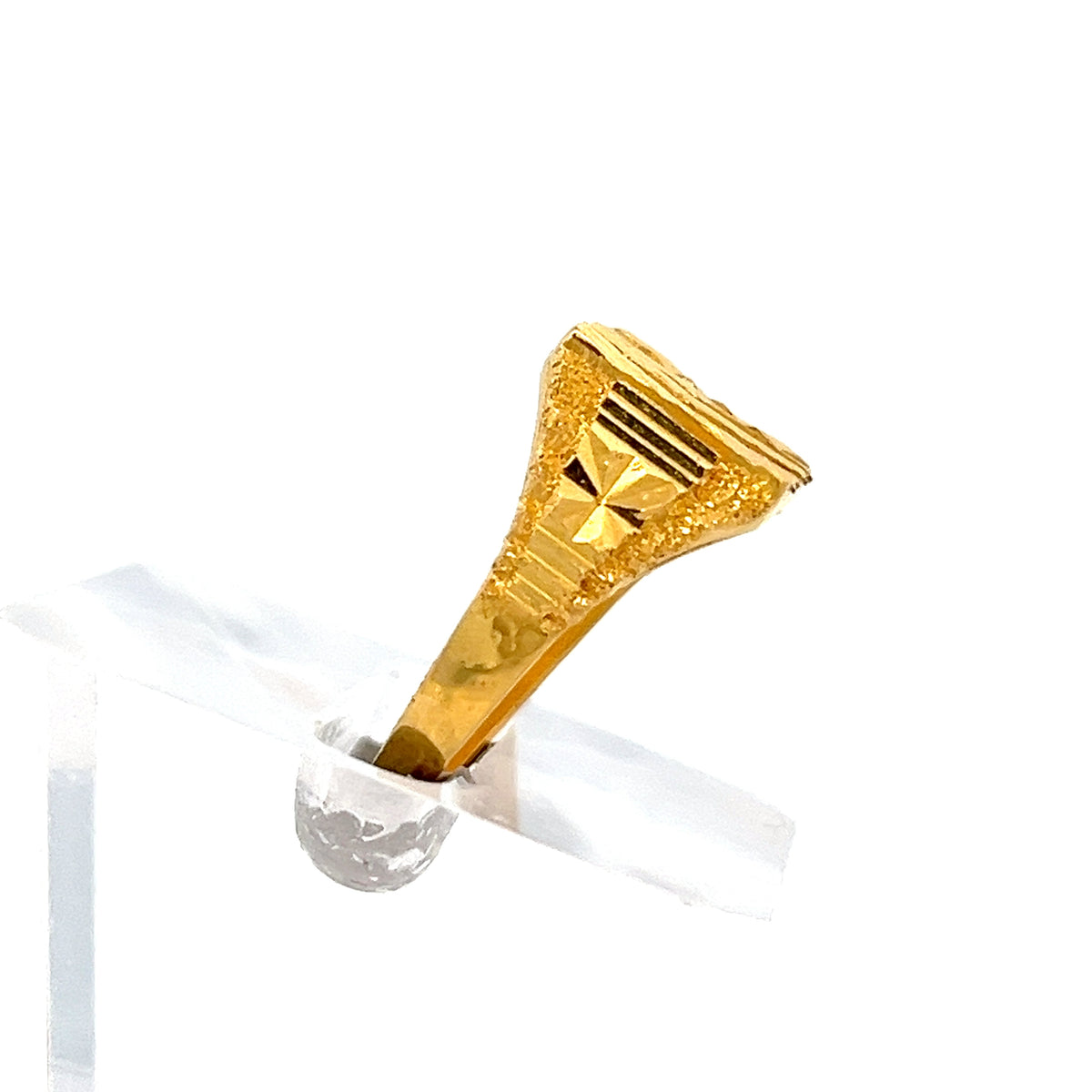 22ct Gold Geometric Engraved Pattern Ring