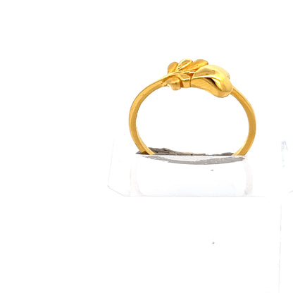 22ct Gold Ring with Scalloped Clear Stone Cluster