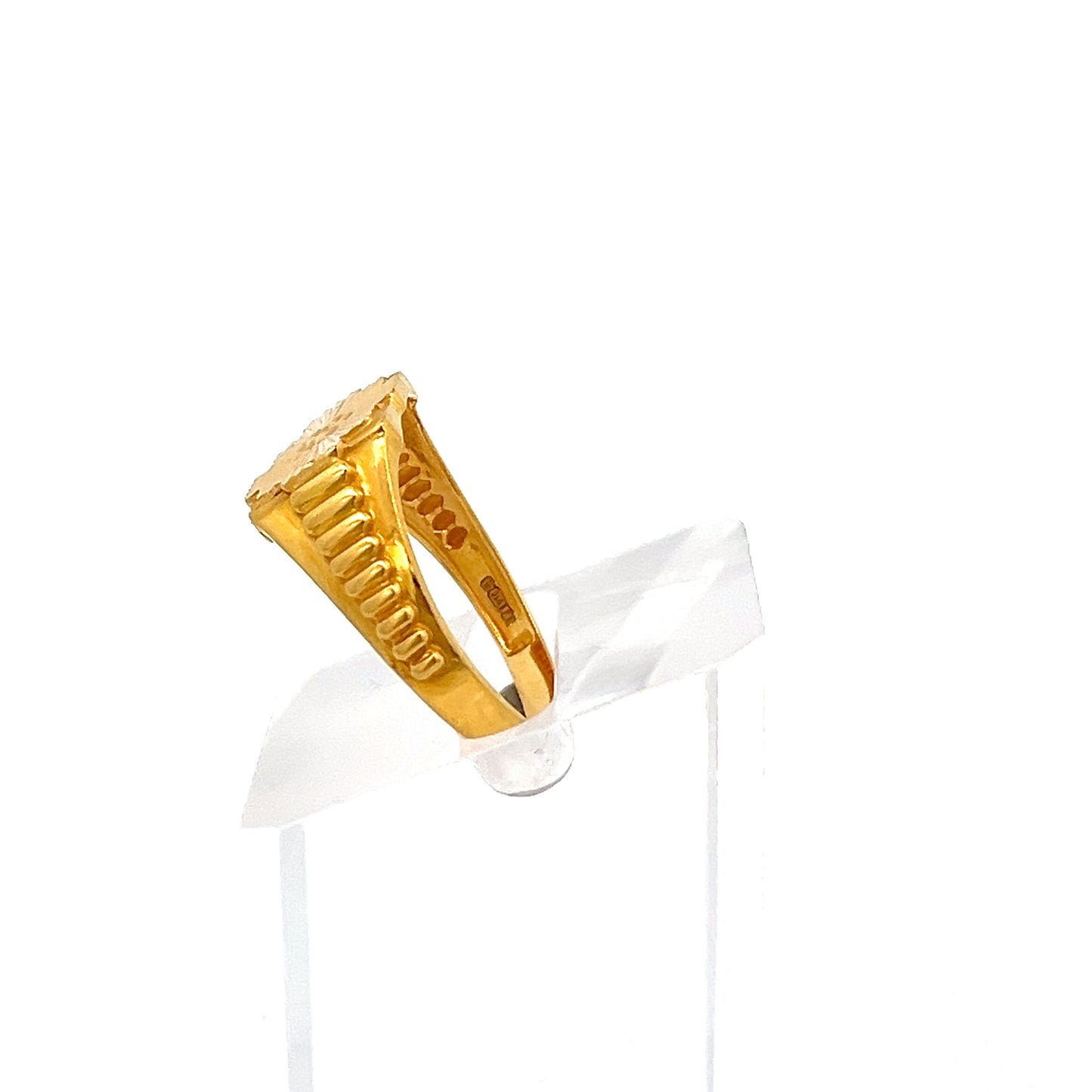 22ct Gold Rectangular Sunburst Pattern Ring