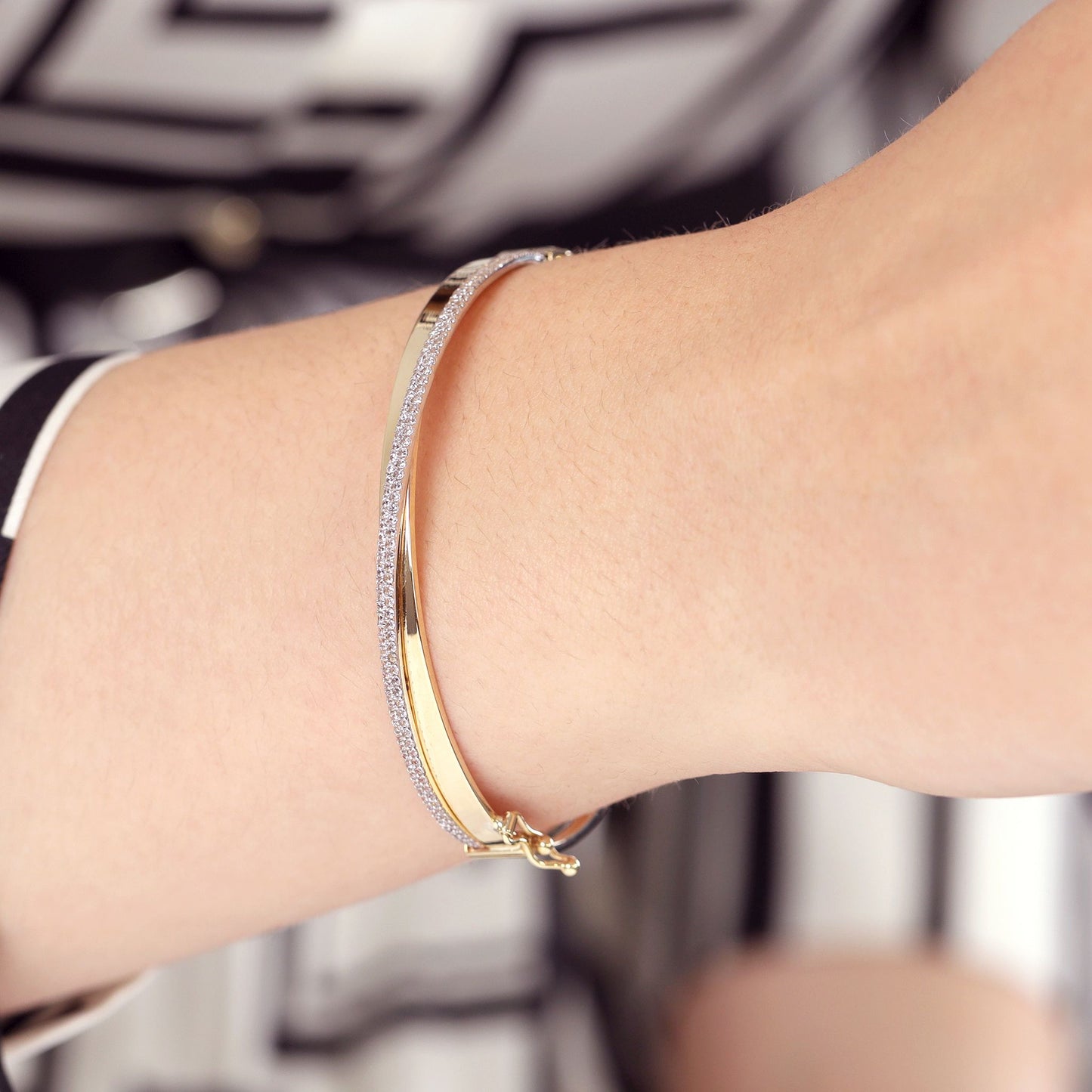 9ct Yellow Gold Cubic Zirconia Crossover Detail Bangle