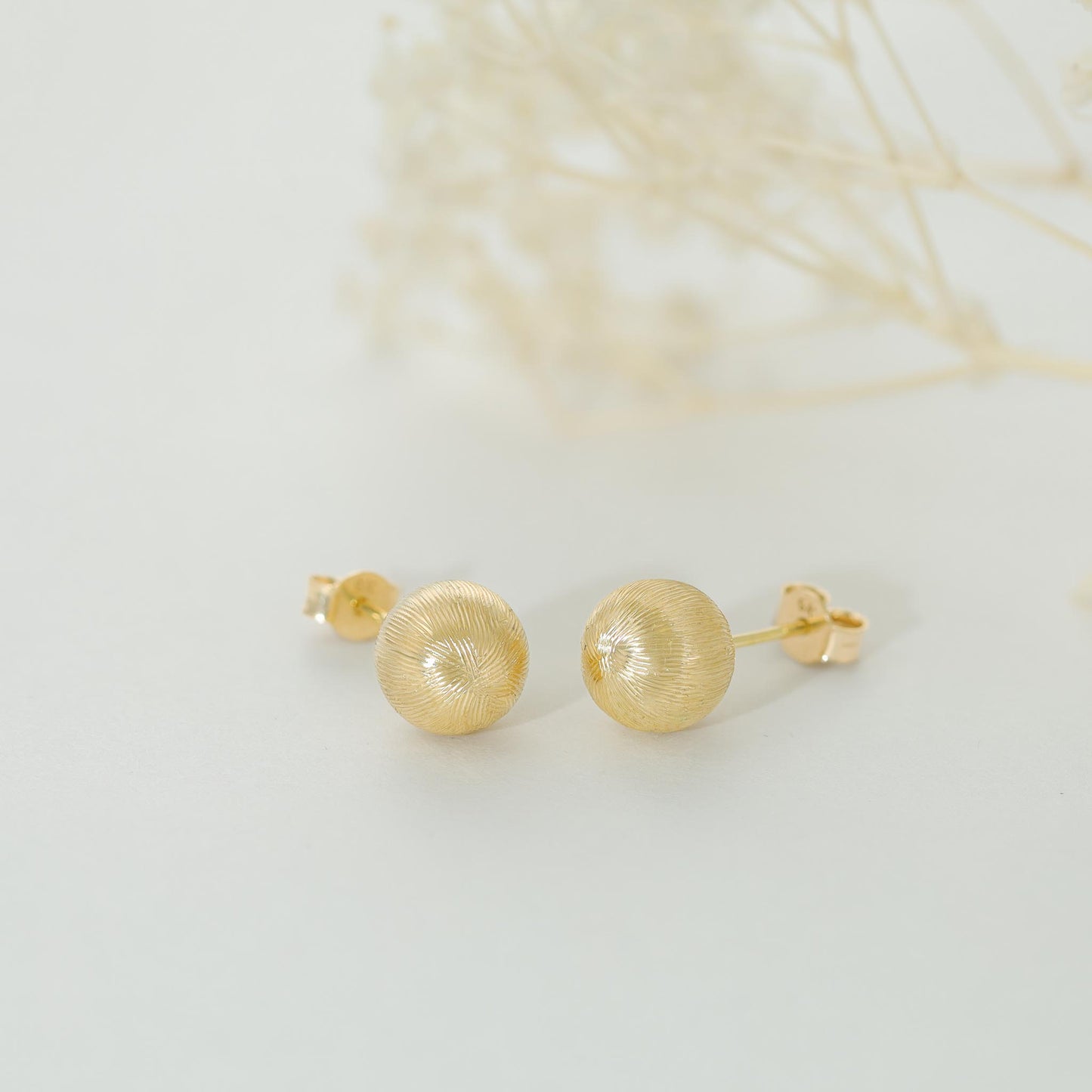 9ct Yellow Gold Ball Stud Earrings - 9mm