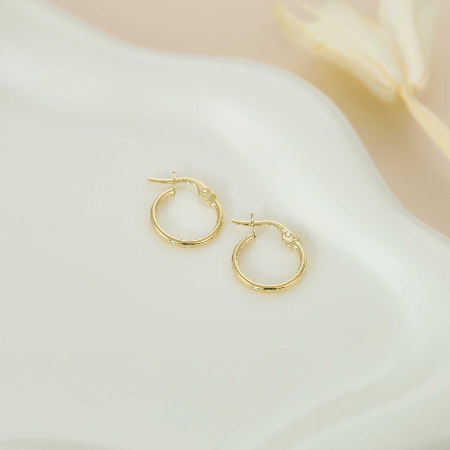 14ct Yellow Gold Huggie Hoop Earrings