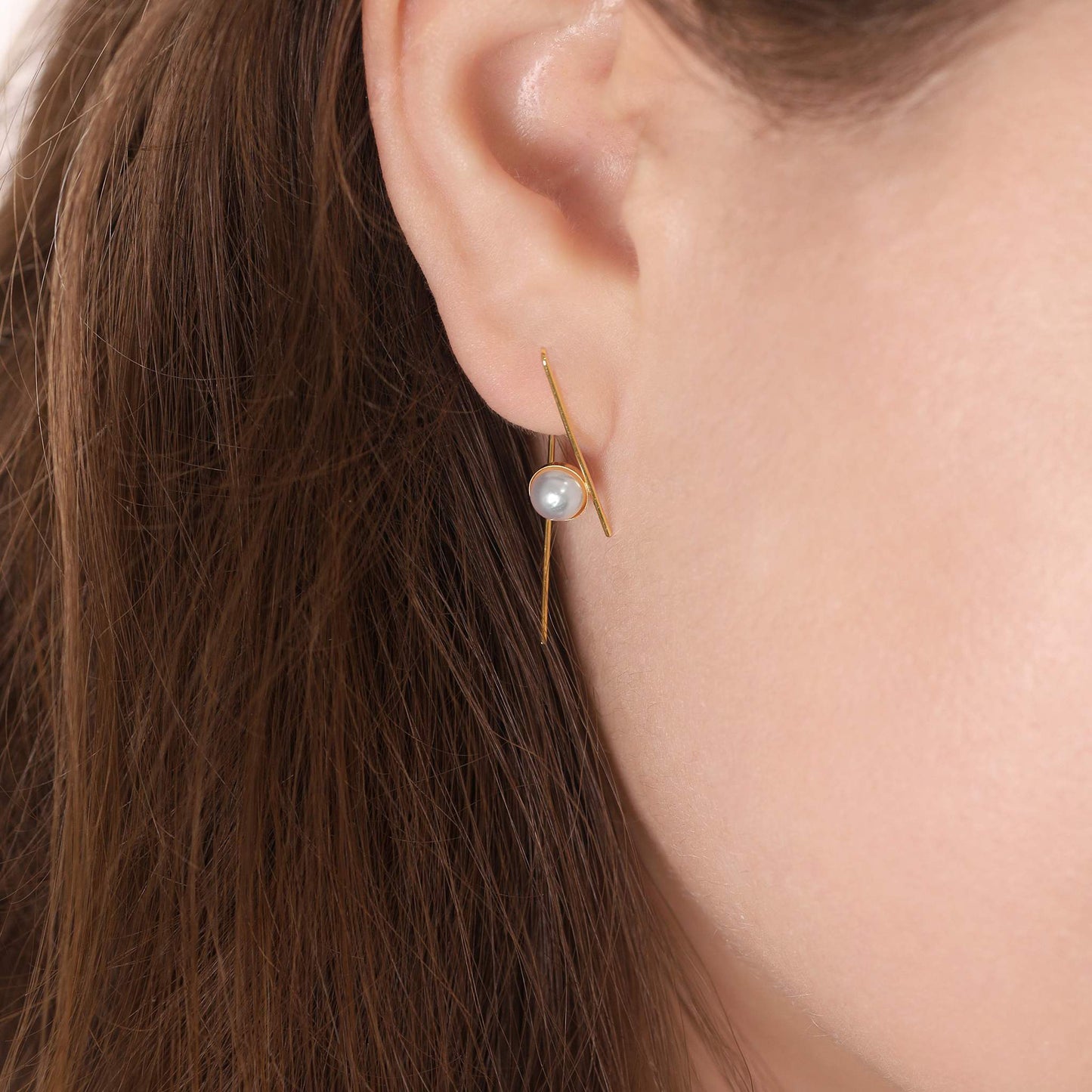 18ct solid gold Akoya pearl earrings 1.5g INO524-ER1