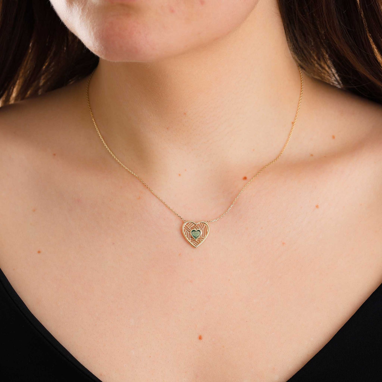 9ct Yellow Gold Heart Green Stone Pendant Necklace