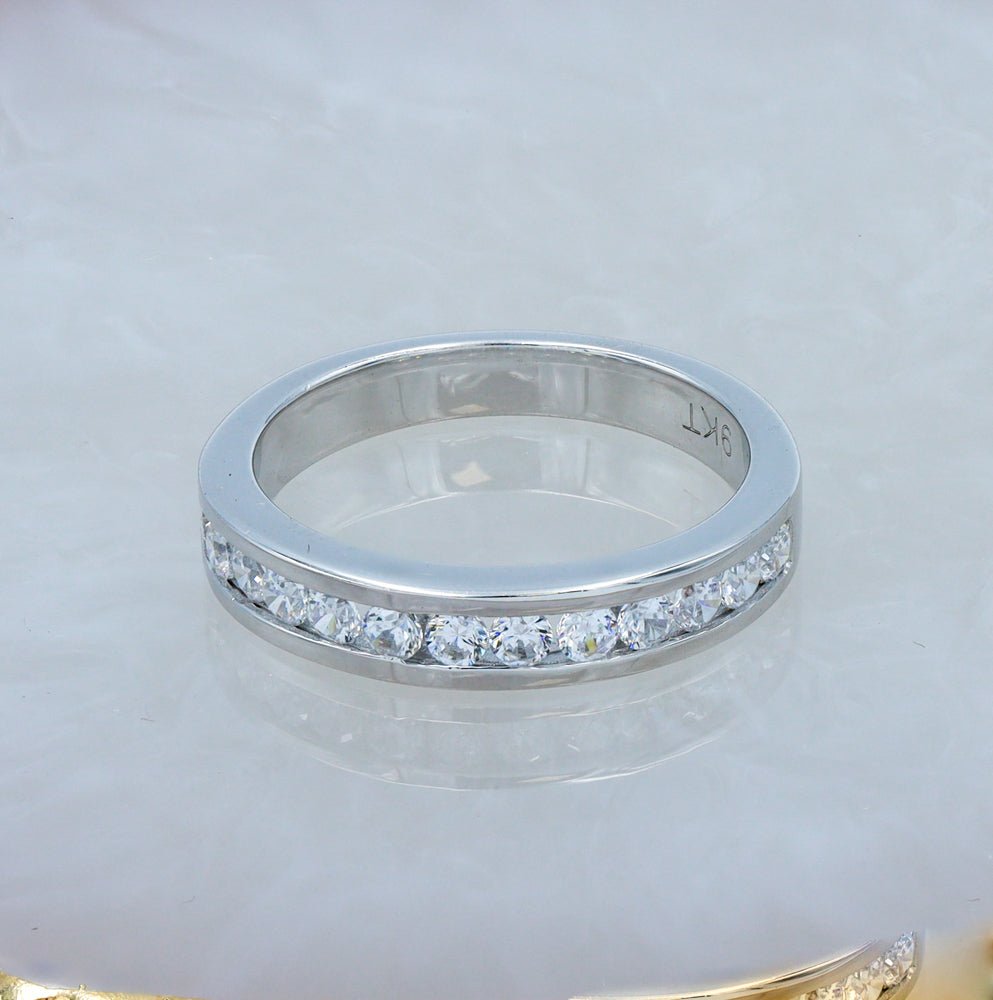 Pre-owned 9ct White Gold Half Eternity Ring - Size l - FJewellery