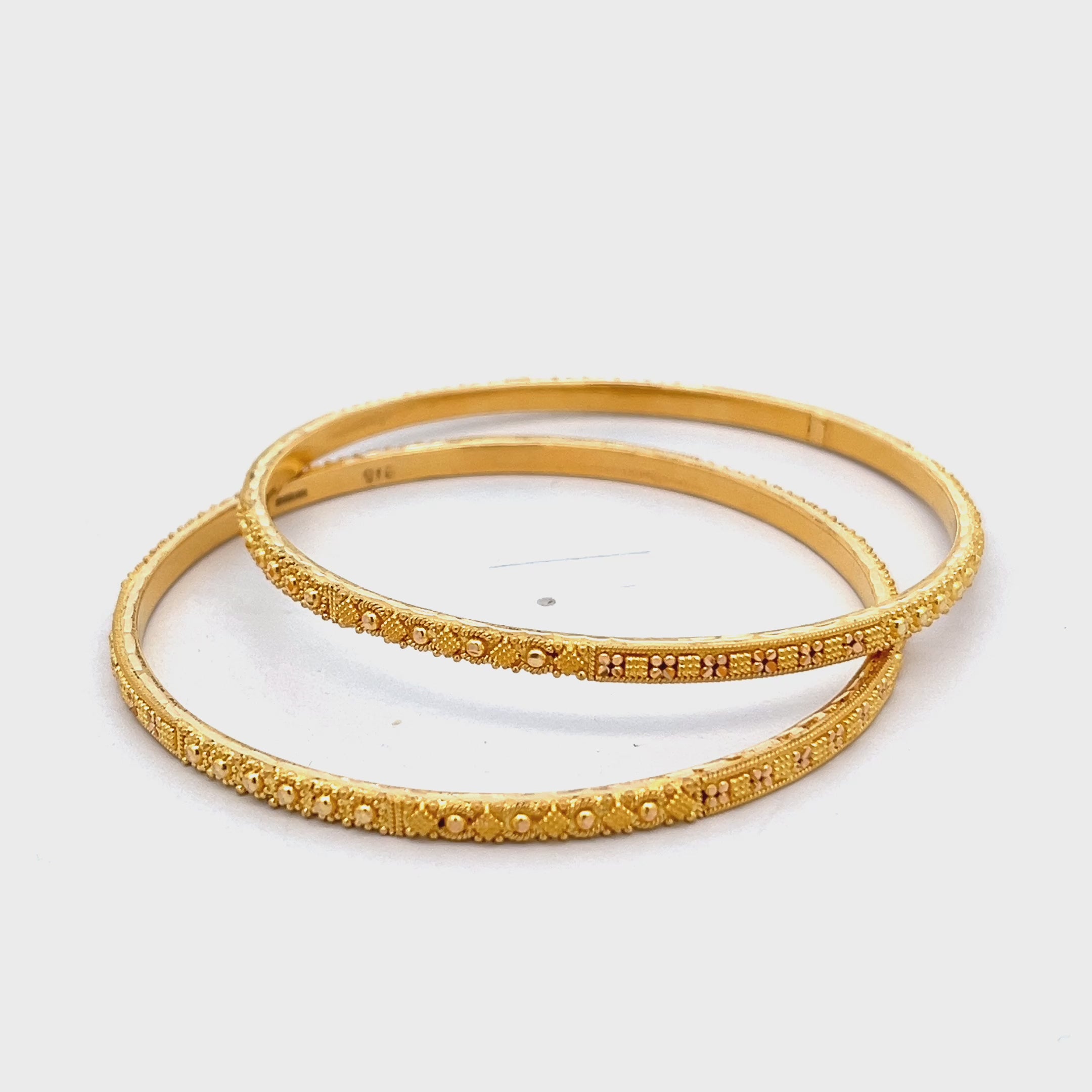 22ct Yellow Gold Classic Patterned Bangle PZ325-BN46